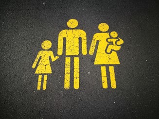 一家四口的柏油路圖象示意圖
